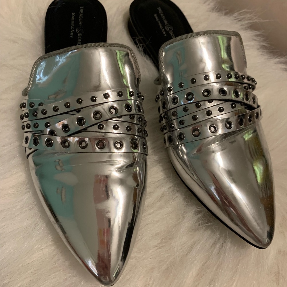 Treasure & Bond something baby flats